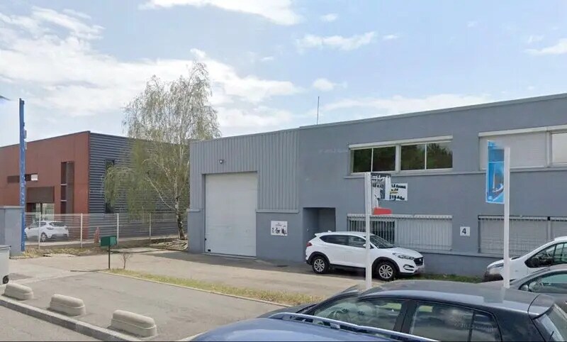 Light Industrial in Chassieu to rent - Building Photo - Image 2 of 2