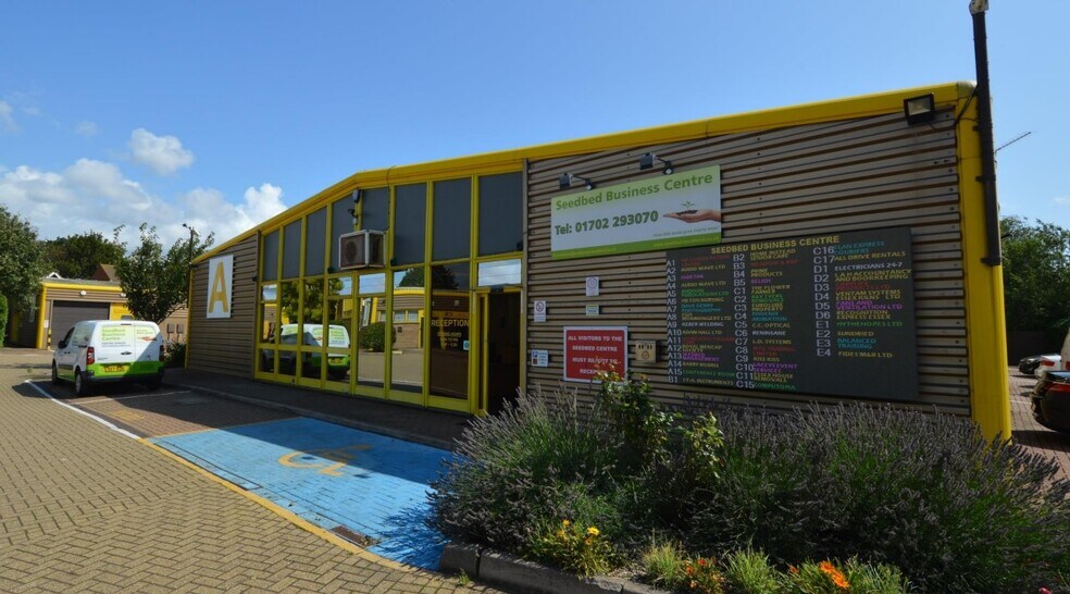 Vanguard Way, Southend On Sea to rent - Primary Photo - Image 1 of 9