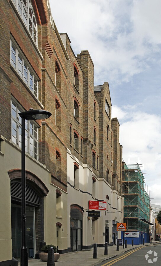 1113 Macklin St, London WC2B 5NH UK