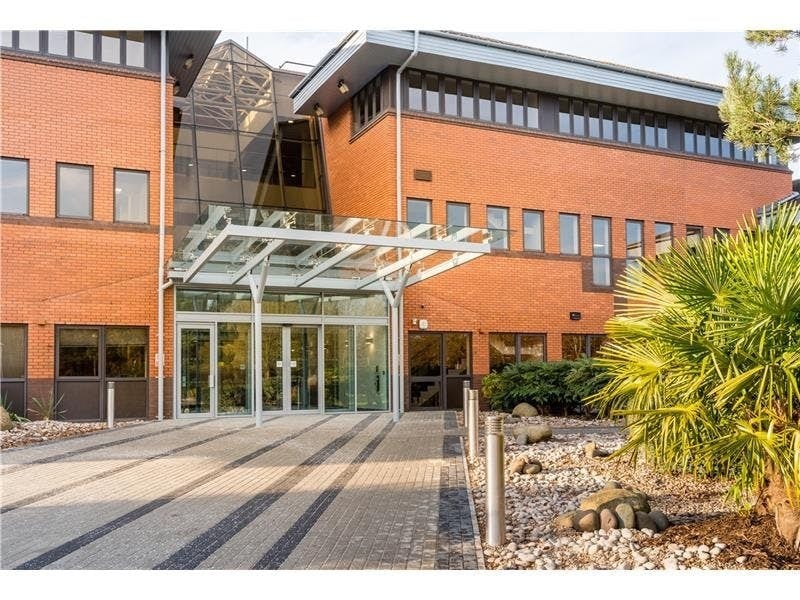 Gallows Hl, Warwick to rent Building Photo- Image 1 of 9