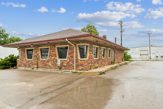 1-14 W Reynolds St, Pontiac, IL for rent Building Photo- Image 2 of 8