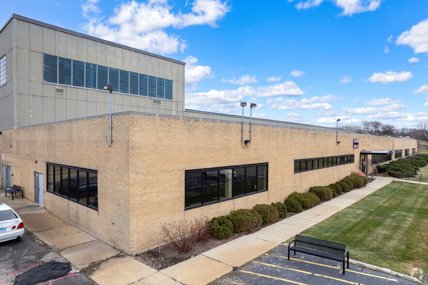 3601 N Skokie Hwy, North Chicago, IL for rent - Building Photo - Image 1 of 6