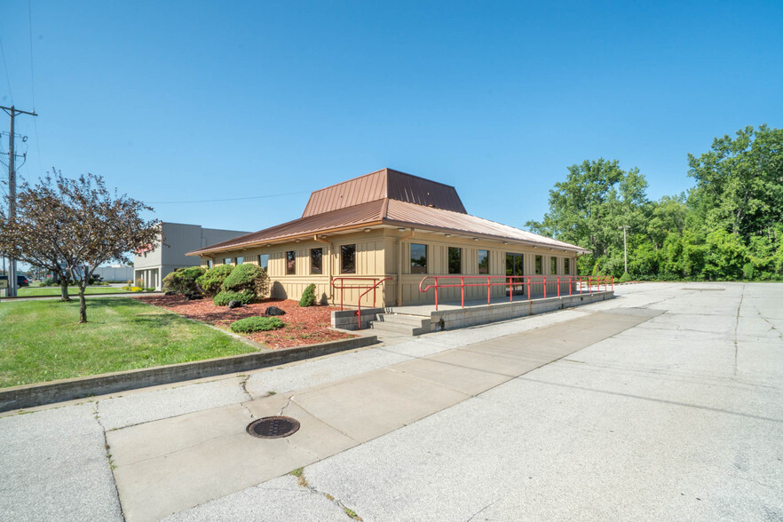 3199 Bay Rd, Saginaw, MI for sale - Primary Photo - Image 1 of 1