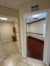 2800 Davis Blvd, Naples, FL to rent Building Photo- Image 1 of 9