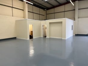 Bridge Trading Estate, Bury to rent Interior Photo- Image 2 of 2