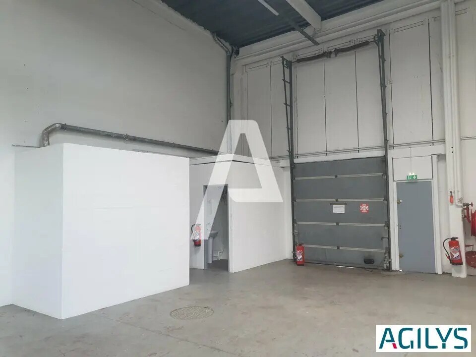 Light Industrial in Valenton to rent Interior Photo- Image 1 of 7