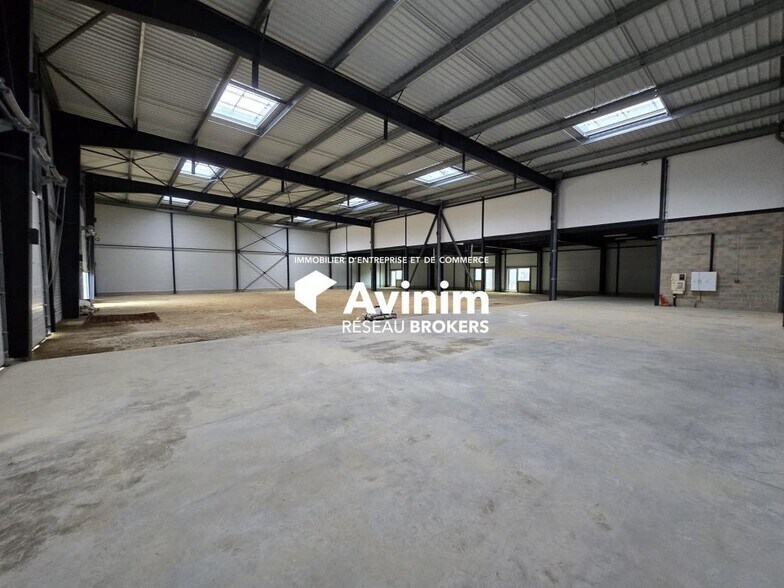 Industrial in Louvres to rent - Building Photo - Image 2 of 5