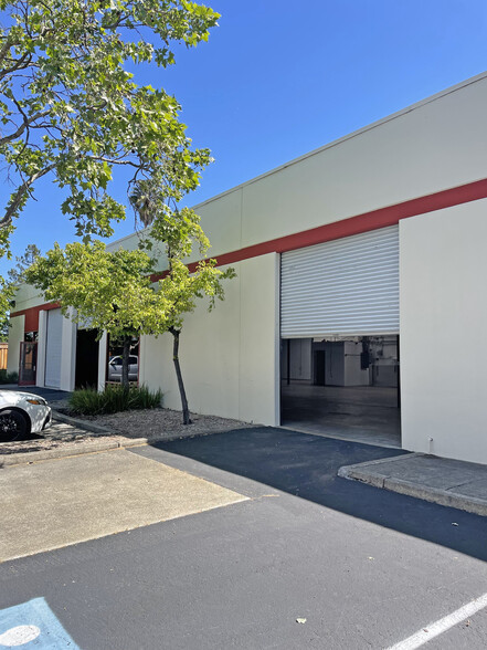 1817 Empire Industrial Ct, Santa Rosa, CA for rent - Primary Photo - Image 1 of 3