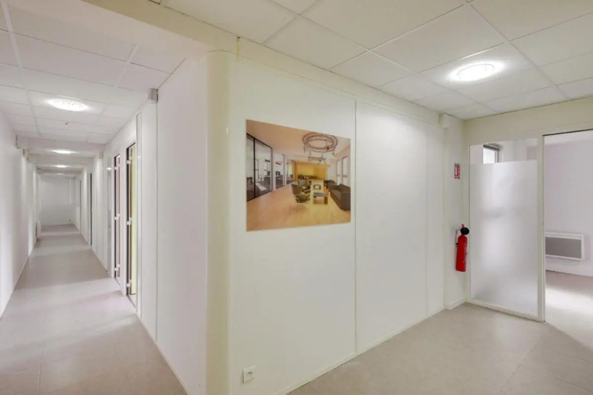 Office in Rouen to rent Building Photo- Image 1 of 4