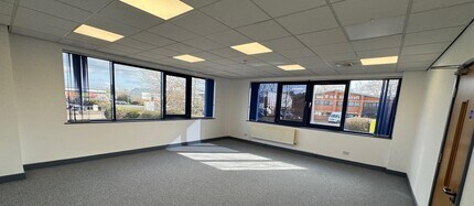 Enterprise Way, Evesham to rent Interior Photo- Image 1 of 2