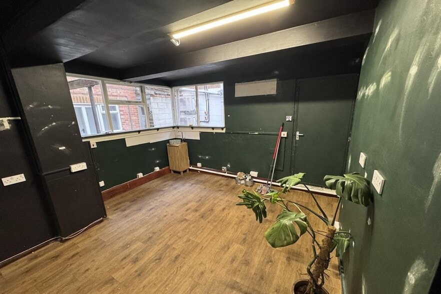 74-76 Wollaton Rd, Beeston to rent - Building Photo - Image 3 of 23