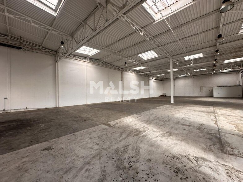 Light Industrial in Saint-Priest to rent - Building Photo - Image 3 of 5