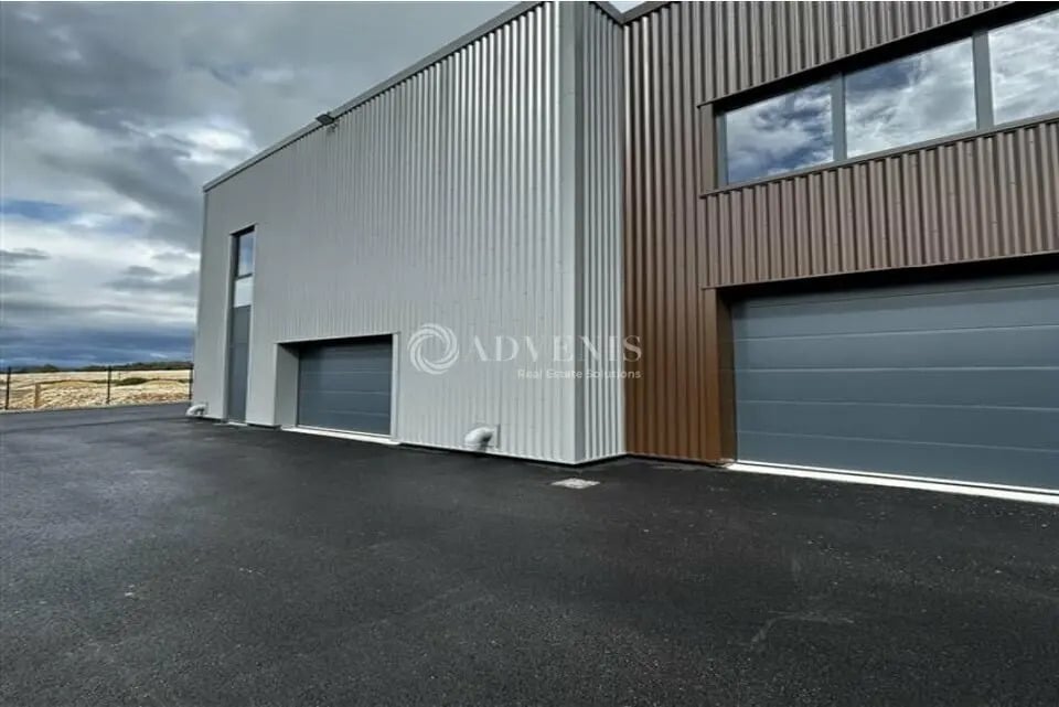 Vente Local d'activités 350 m² - Photo 1