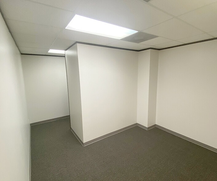 12340 Jones Rd, Houston, TX to rent - Interior Photo - Image 3 of 5