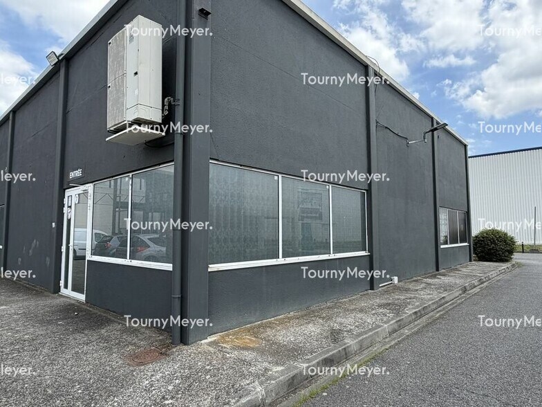Light Industrial in Portet Sur Garonne to rent - Building Photo - Image 2 of 5