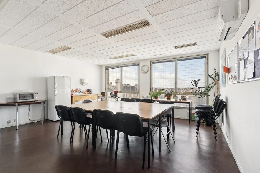 Office in Paris for sale - Interior Photo - Image 2 of 8