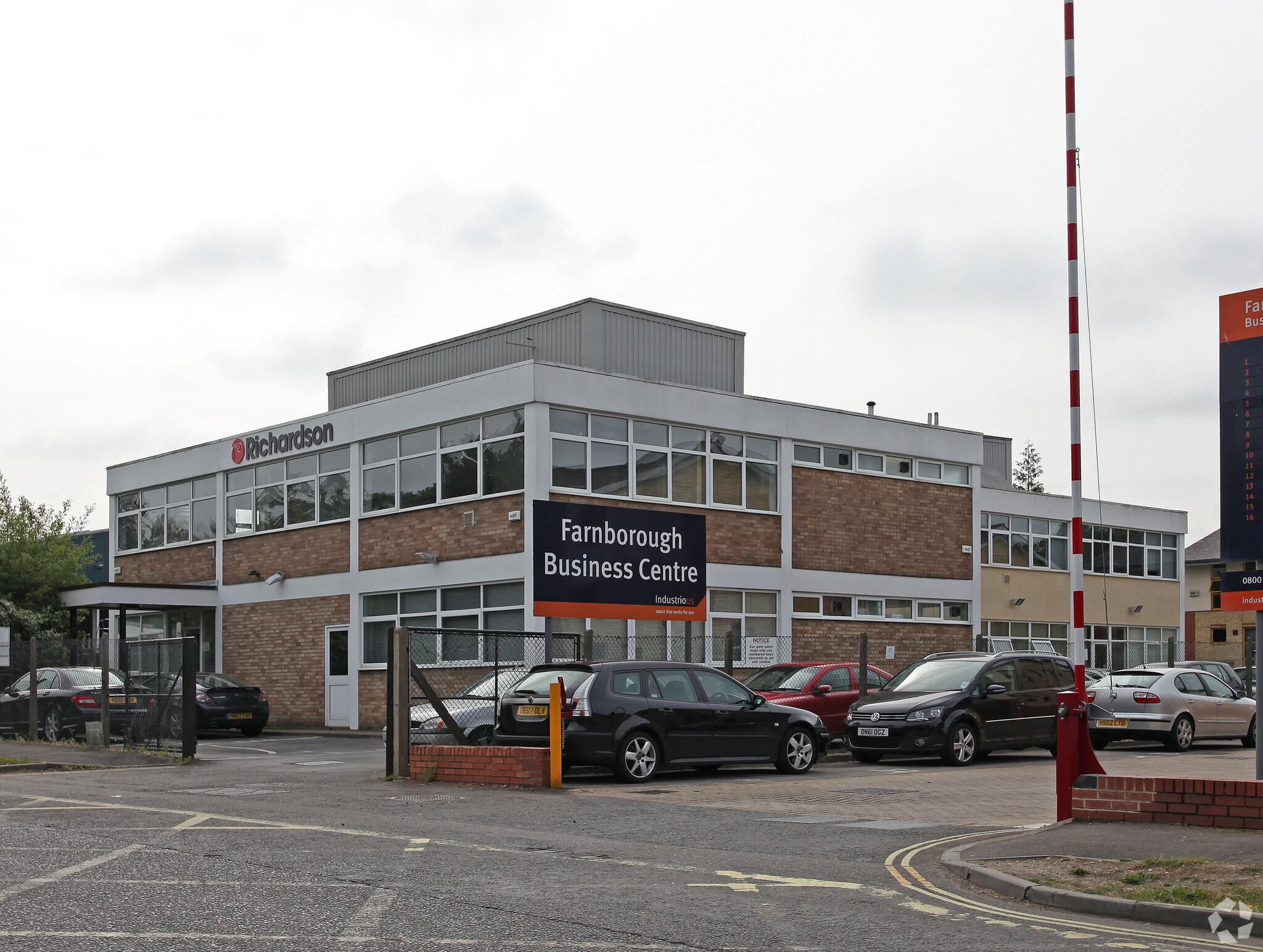 10 Eelmoor Rd, Farnborough for sale Building Photo- Image 1 of 1