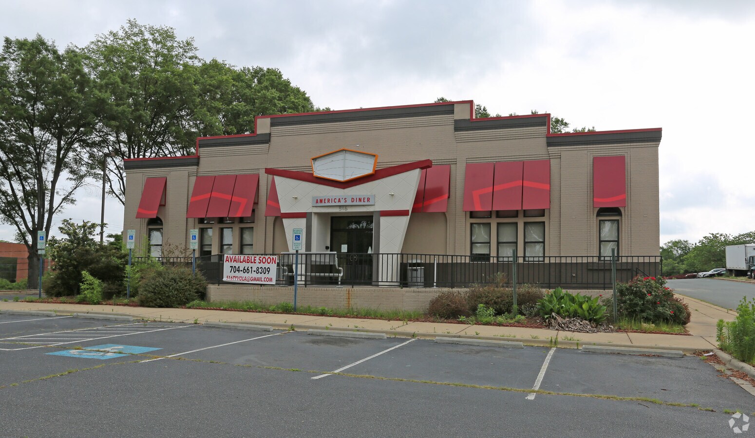 516 Tyvola Rd, Charlotte 28217 UK