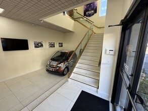 572 Commerce St, Franklin Lakes, NJ for rent Lobby- Image 2 of 11