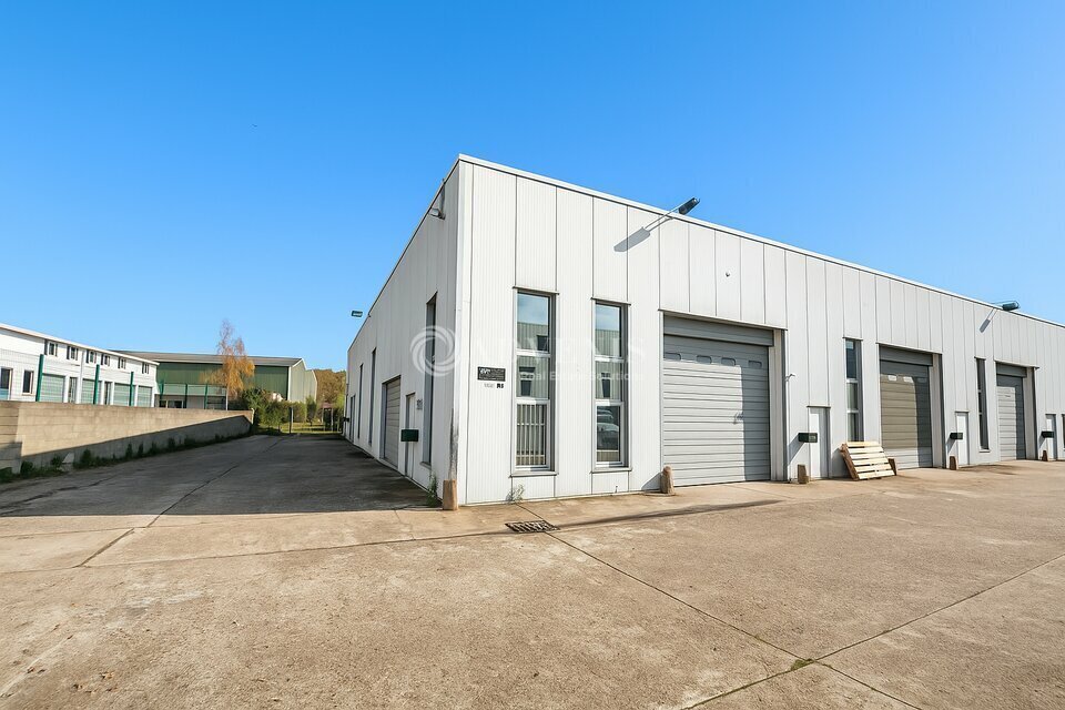 5 Rue De L'Industrie, SAINT-OUEN-L'AUMONE to rent Building Photo- Image 1 of 12