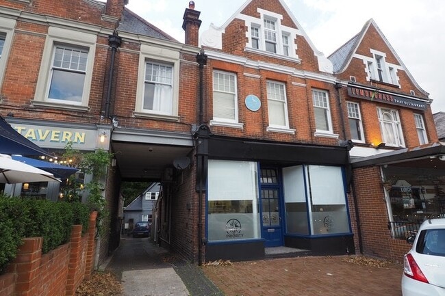 More details for 43 The Broadway, Haywards Heath - Retail to Rent