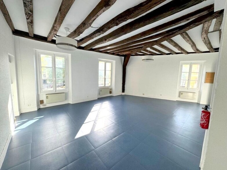 Office in Versailles to rent - Interior Photo - Image 2 of 11