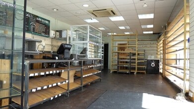 261 High Rd, Loughton to rent Interior Photo- Image 1 of 4