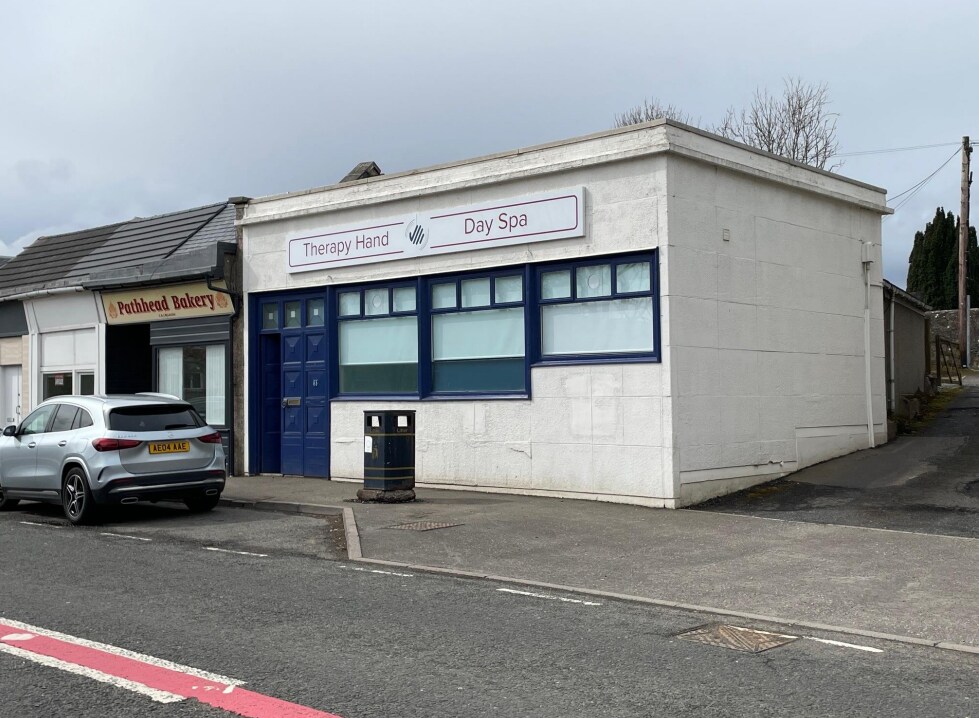 65 Castle, New Cumnock for sale Primary Photo- Image 1 of 8