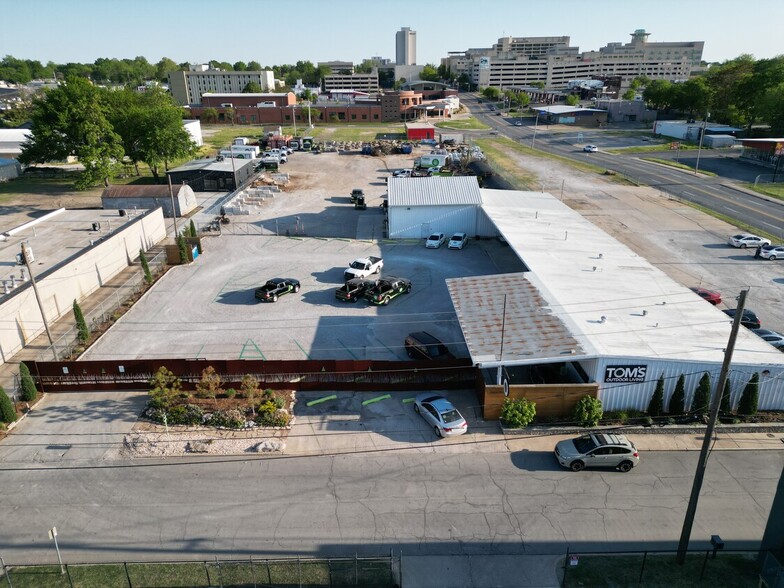 Portfolio - 1716 E 7th St & 777 Utica St portfolio of 2 properties for sale on LoopNet.co.uk - Building Photo - Image 2 of 25