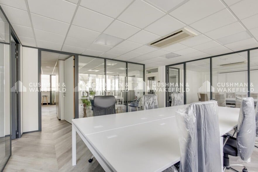 123-129 Rue Victor Hugo, Levallois-Perret to rent - Building Photo - Image 3 of 14