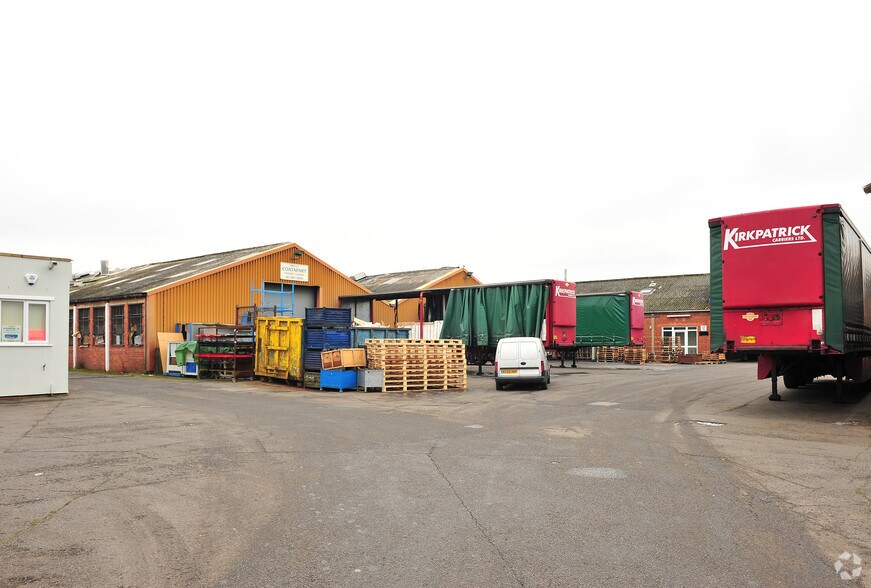 58-60 Arthur St, Redditch to rent - Building Photo - Image 3 of 7