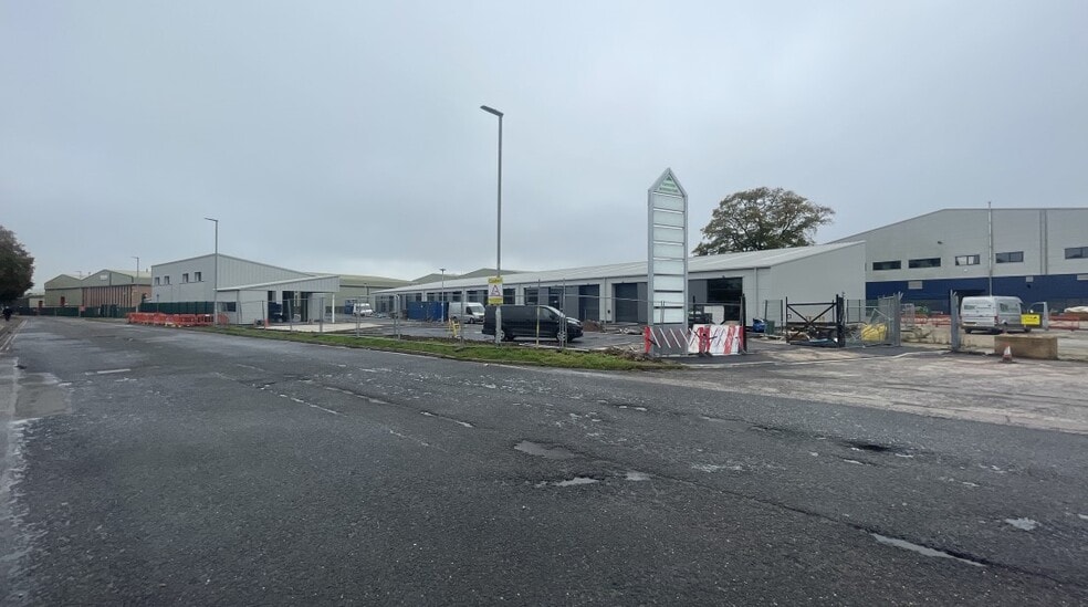 Tapstone Rd, Chard to rent - Primary Photo - Image 1 of 1