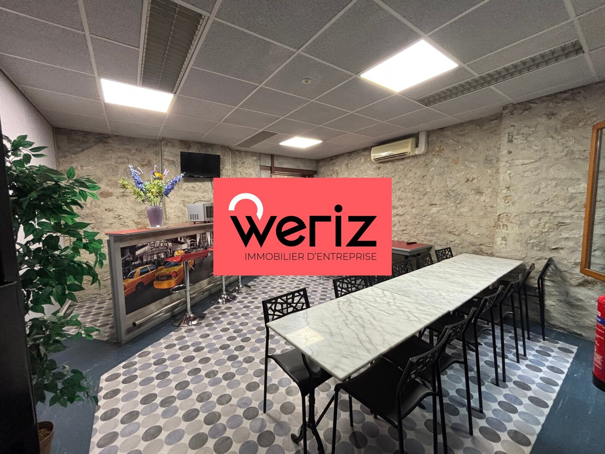 Office in Marseille to rent Building Photo- Image 1 of 7