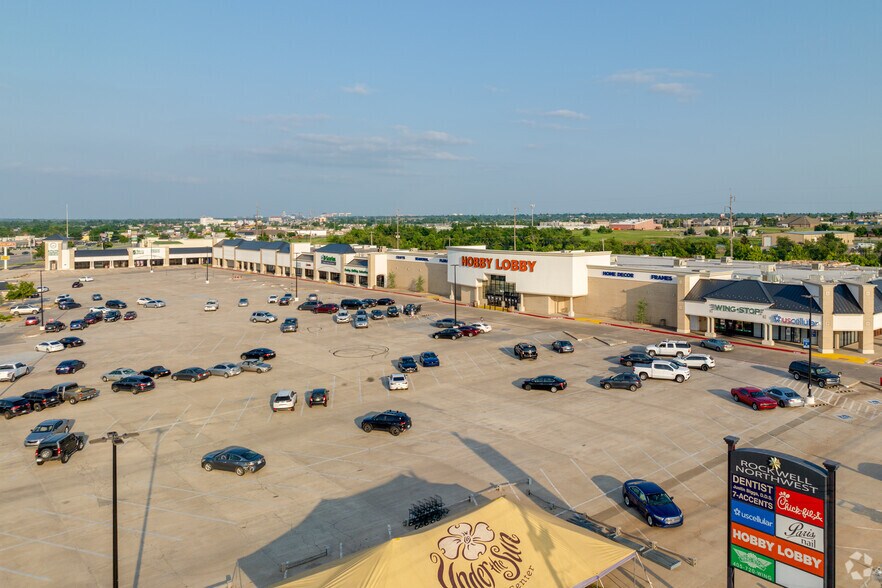 8255 N Rockwell Ave, Oklahoma City, OK for rent - Building Photo - Image 3 of 30