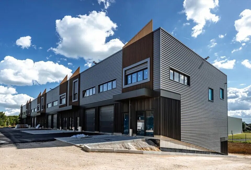 Light Industrial in Courtry for sale Building Photo- Image 1 of 8