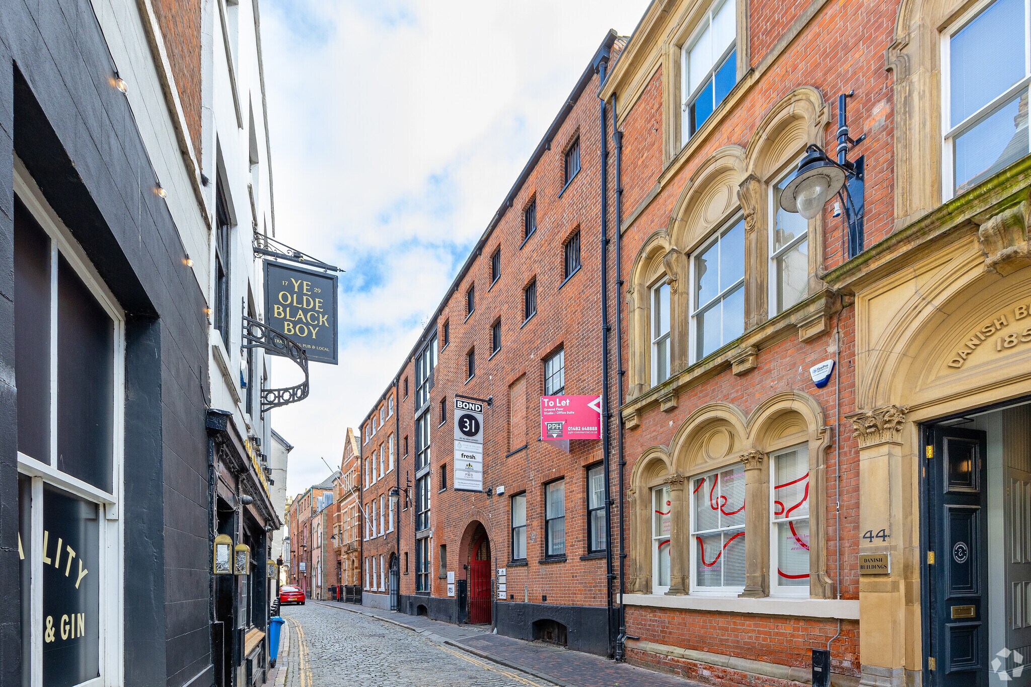 42-43 High St, Hull for sale Primary Photo- Image 1 of 1