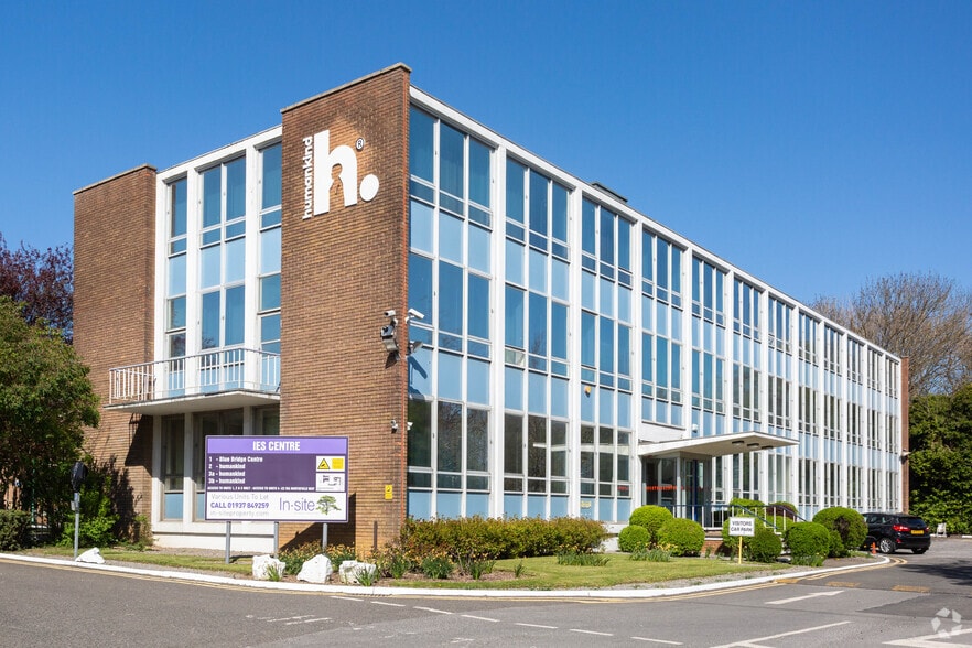 Jowett Way, Newton Aycliffe to rent - Building Photo - Image 3 of 4