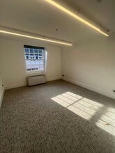 22 Gilbert St, London to rent Interior Photo- Image 2 of 2