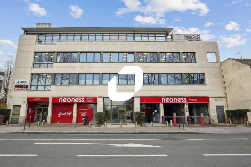 Office in Colombes to rent - Building Photo - Image 1 of 18