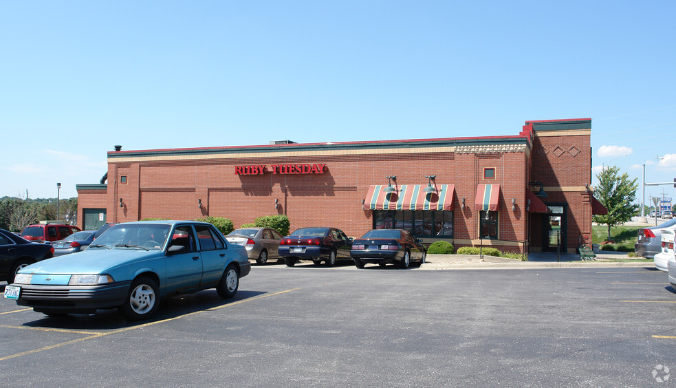 14001 E Us-40 Hwy, Kansas City, MO for rent - Building Photo - Image 3 of 7