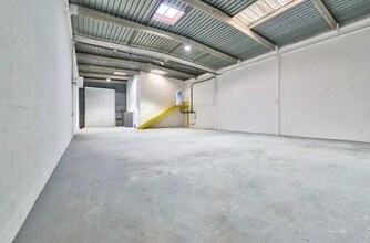 Light Industrial in Torcy to rent Interior Photo- Image 1 of 3