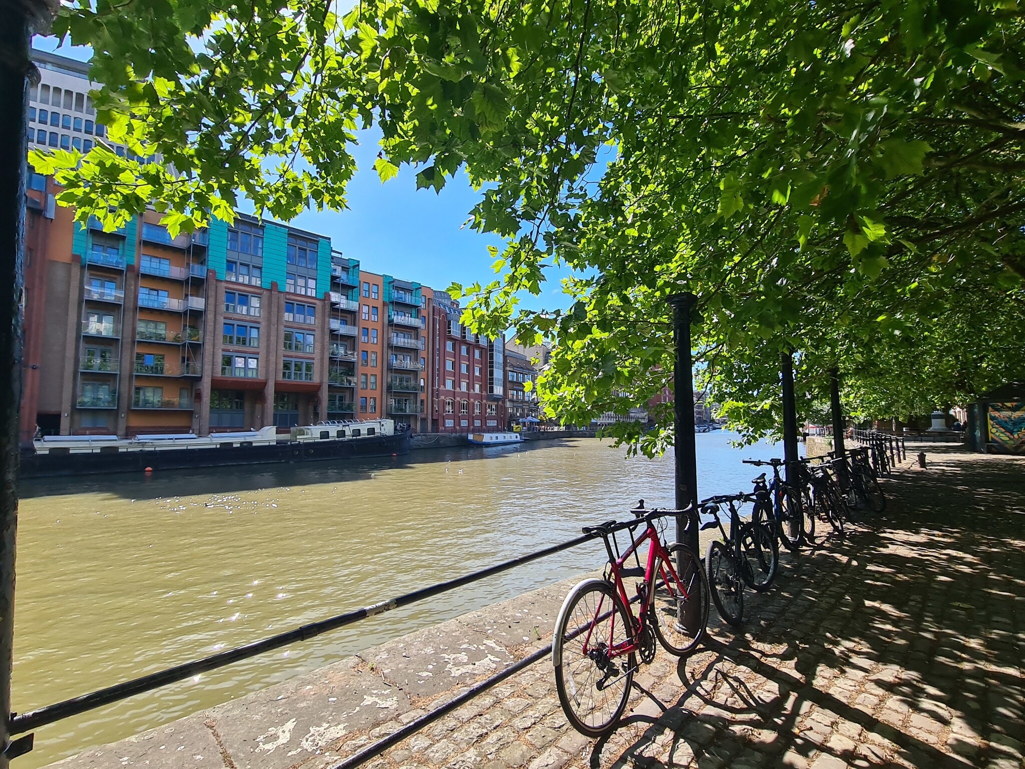 9 Queen Sq, Bristol to rent Building Photo- Image 1 of 4