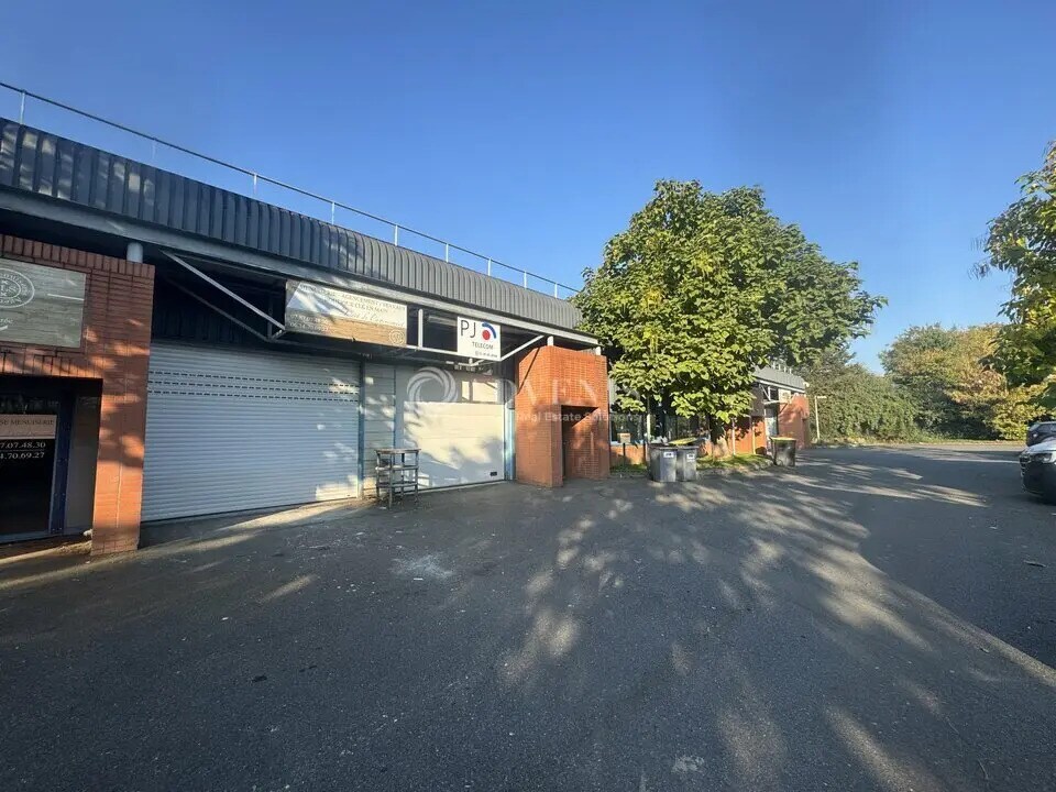 Light Industrial in Villepinte to rent Building Photo- Image 1 of 9