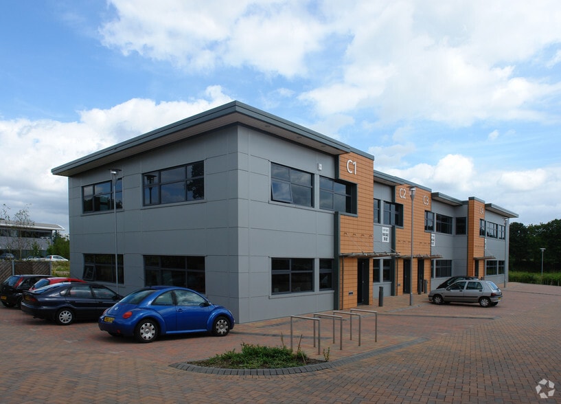 Endeavour Pl, Farnham for sale - Primary Photo - Image 1 of 1