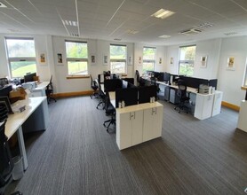 729-730 Capability Green, Luton for sale Interior Photo- Image 2 of 4