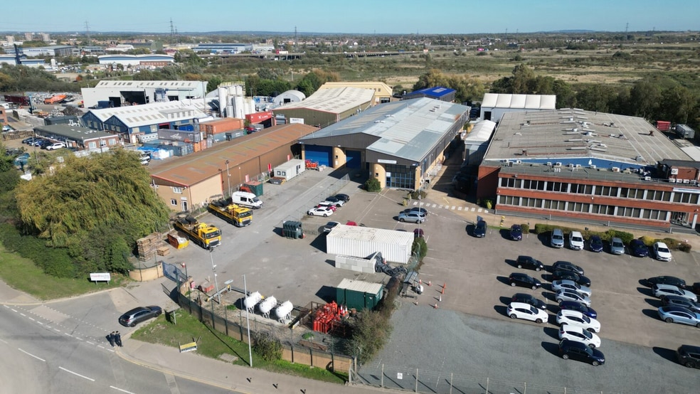 Ferry Ln, Rainham to rent - Aerial - Image 3 of 3