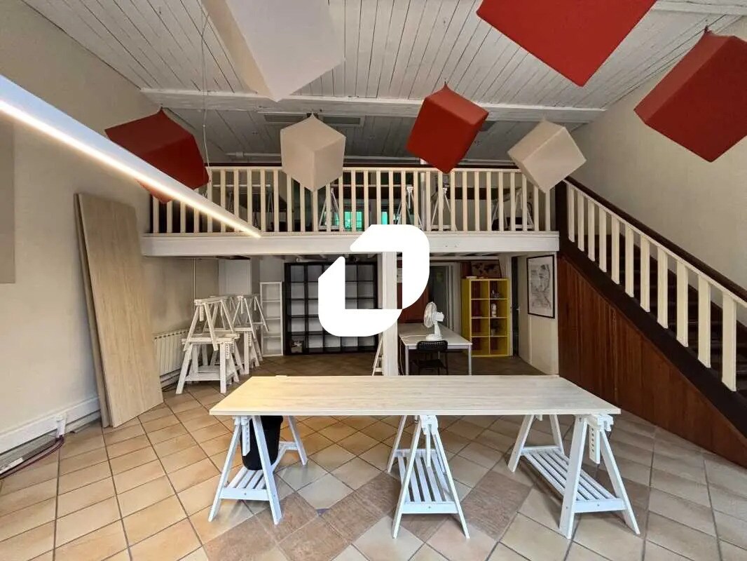 Office in Bordeaux for sale Interior Photo- Image 1 of 7