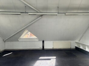 Tanners Ct, Brockham to rent Interior Photo- Image 2 of 5