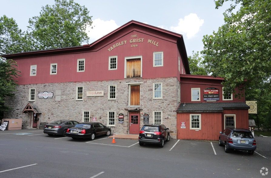 10 N Main St, Yardley, PA 19067 UK