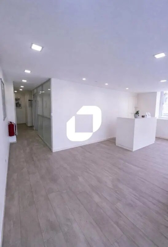 Office in Meaux for sale Interior Photo- Image 1 of 6